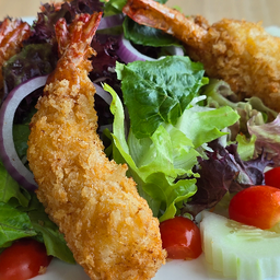 สลัดกุ้งทอด