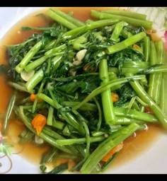 ข้าว+ผัดผักบุ้งไฟแดง