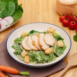 ซีซาร์สลัดไก่ Chicken Caesar Salad