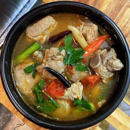 กาญ ปอง ส้มตำ ยำ แซ่บ