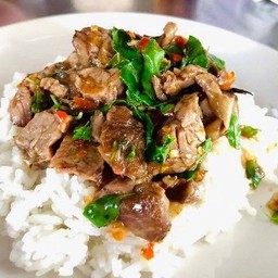 กะเพราหมูตุ๋น