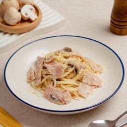 สปาเก็ตตี้ไวท์ซอสแฮมและเห็ด White Sauce Chicken Ham & Mushrooms Spaghetti