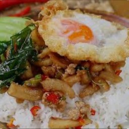 โบว์แดง ก๋วยเตี๋ยวเป็ดตุ่นยาจีน ตรงข้ามนิคมฯอัญธานี ( เจมโม ) ประตู 1