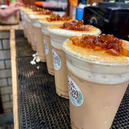 ชานมชีสพ่นไฟบุกบราว