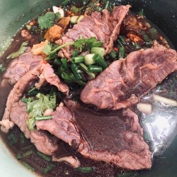 ก๋วยเตี๋ยวเนื้อน่องลาย