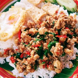 กะเพราหมูสับถาด