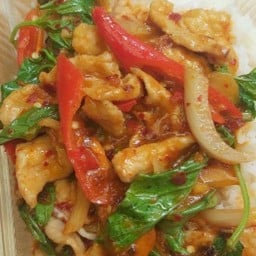 ผัดพริกเผาราดข้าว