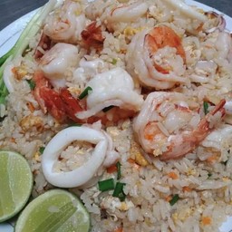 ข้าวผัดทะเล(หมึกกุ้ง)