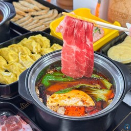 ชุดหมูอิ่มกลางสุดคุ้ม!!2-3ท่าน (ฟรีโค้ก2กป.)