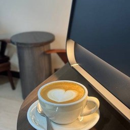 ลาเต้ร้อน (Hot latte)