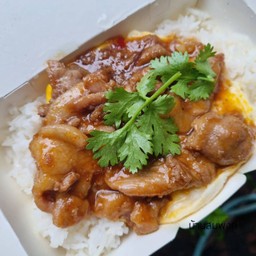 ข้าว ไข่ข้น หมูนุ่ม ผัดซอสุกี้