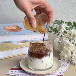รุ่งอรุณ | Coffee Bar ชั้น2 Kaset