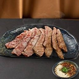 เนื้อสตริปลอยน์ออสเตรเลียย่าง จิ้มแจ่ว