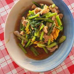 ราดหน้าหมี่กรอบ