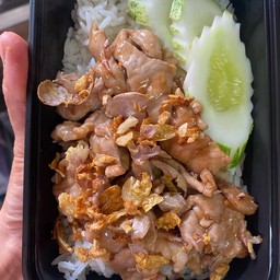 ข้าวหมูซอสกระเทียม