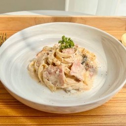 Fettuccine Carbonara with Bacon
