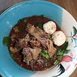 น้ำตก หมูเปื่อย