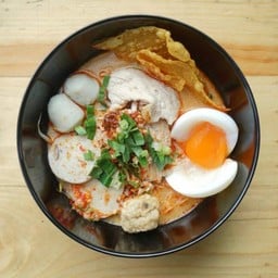 ก๋วยเตี๋ยวต้มยำไข่ยางมะตูม