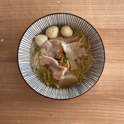 ก๋วยเตี๋ยวหมูน้ำใส