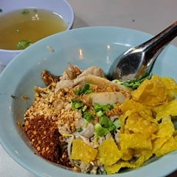 เครื่องเหมือนต้มยำน้ำ ดูเหมือนเผ็ดมากแต่ไม่เผ็ดเท่าไหร่