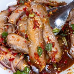 ยำคอหมูย่าง ไม่ปลาร้า