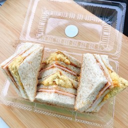 แซนวิชหมูหยองพริกเผาแฮม