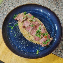 ข้าวผัดแจ่วเนื้อย่าง