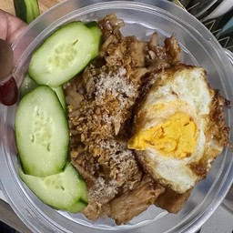 ข้าวหมูกระเทียม