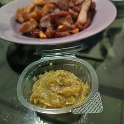 ม.มี่ หมูทอด น้ำพริกหนุ่ม