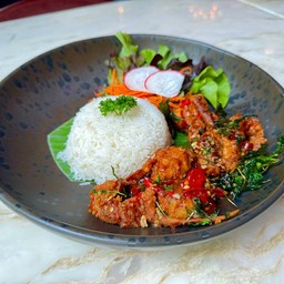 ข้าวปูนิ่มผัดซอสกะเพรา