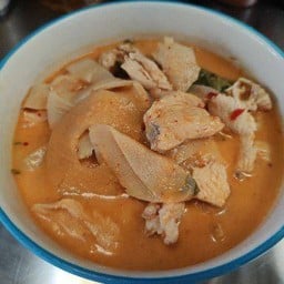 แกงคั่วไก่หน่อไม้ดอง