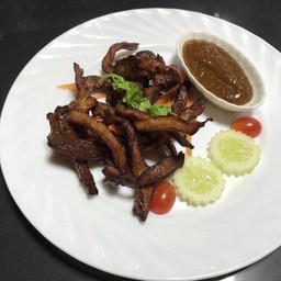 หมูแดดเดียวจิ้มแจ่ว