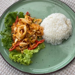 ปลาหมึกผัดไข่เค็ม นัวสุด