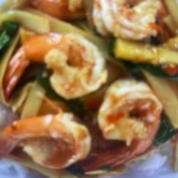 ข้าวกระเพราหน่อไม้กุ้ง