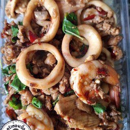 ข้าวกะเพรารวมมิตร.ทะเลกุ้งหมึก +หมู +ไก่ ต้องเบิ้ล