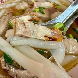 ก๋วยจั๊บน้ำใส
