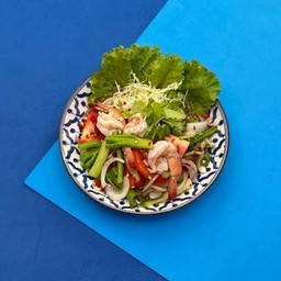 ยำกุ้งสดคะน้า