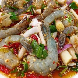 ยำไหลบัวกุ้งสดปลาร้า