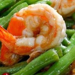 ข้าวราดกุ้งผัดถั่ว