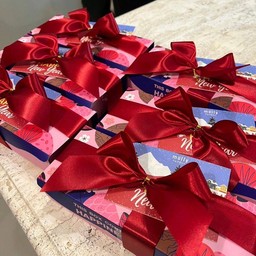 บริการผูกโบว์กล่อง