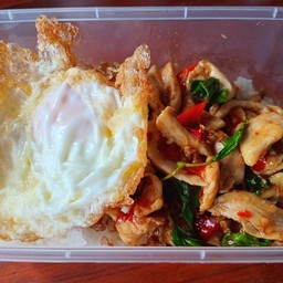 กะเพราไก่ไข่ดาว