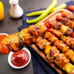 บาร์บีคิวหมู 5 ไม้ + บาร์บีคิวไก่ 5 ไม้