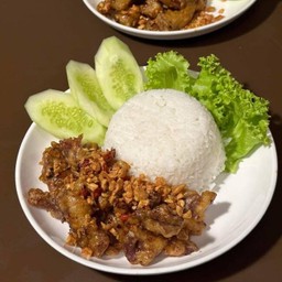 ข้าวสามชั้นคั่วพริกเกลือ