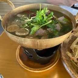 ต้มแซ่บเอ็นแก้วหมูหม้อไฟ