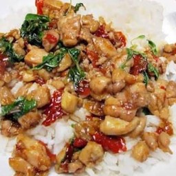 ผัดกะเพราไก่ราดข้าว