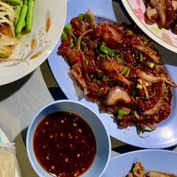 ก้อยดิบ มะนาว (เนื้อ) ใส่สไบนาง