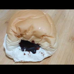 ขนมปังก้อนปิ้ง ไส้ช็อคโกแลต