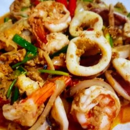 ข้าวผงกระหรี่ทะเล