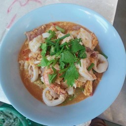 ร้านยำตัวกลม