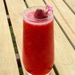 สตอเบอรี่ปั่น